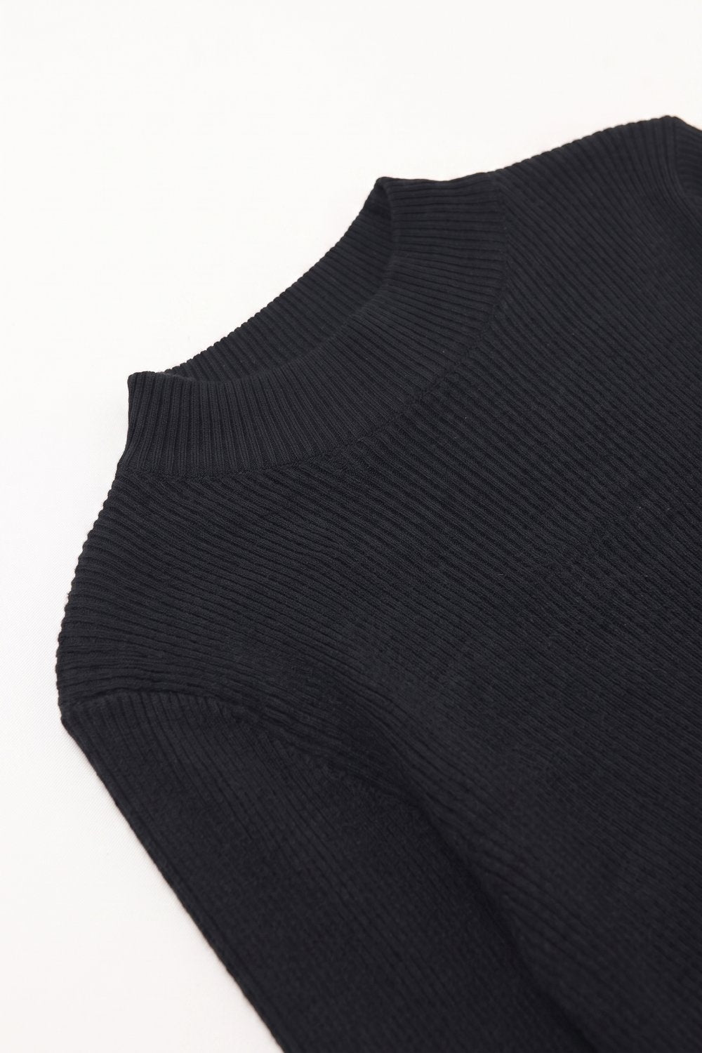 Fine Ribbed Merino Wool Sweater in navy with Mock neck