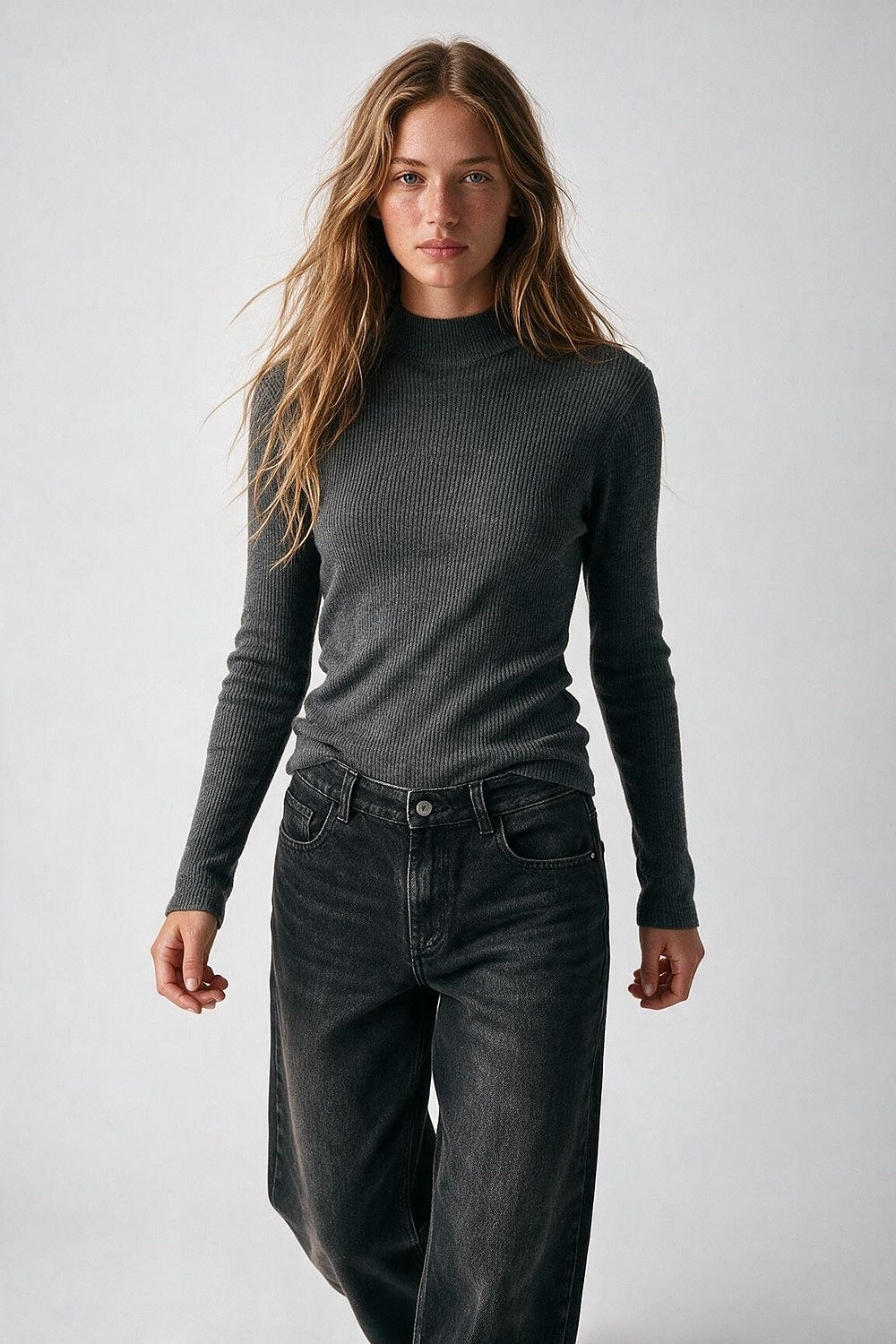 Fine Ribbed Merino Wool Sweater in grey with Mock neck