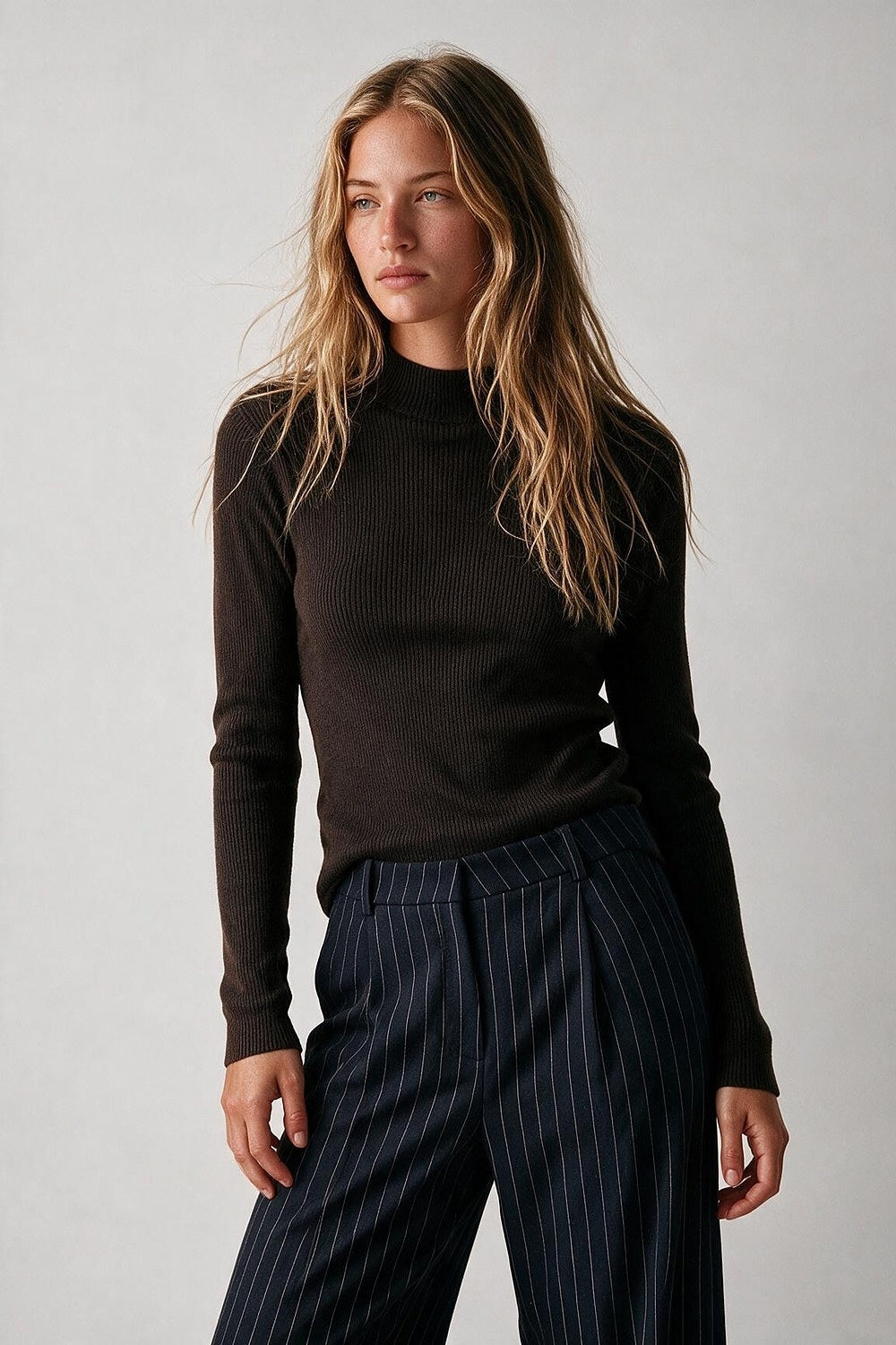 Fine Ribbed Merino Wool Sweater in brown with Mock neck