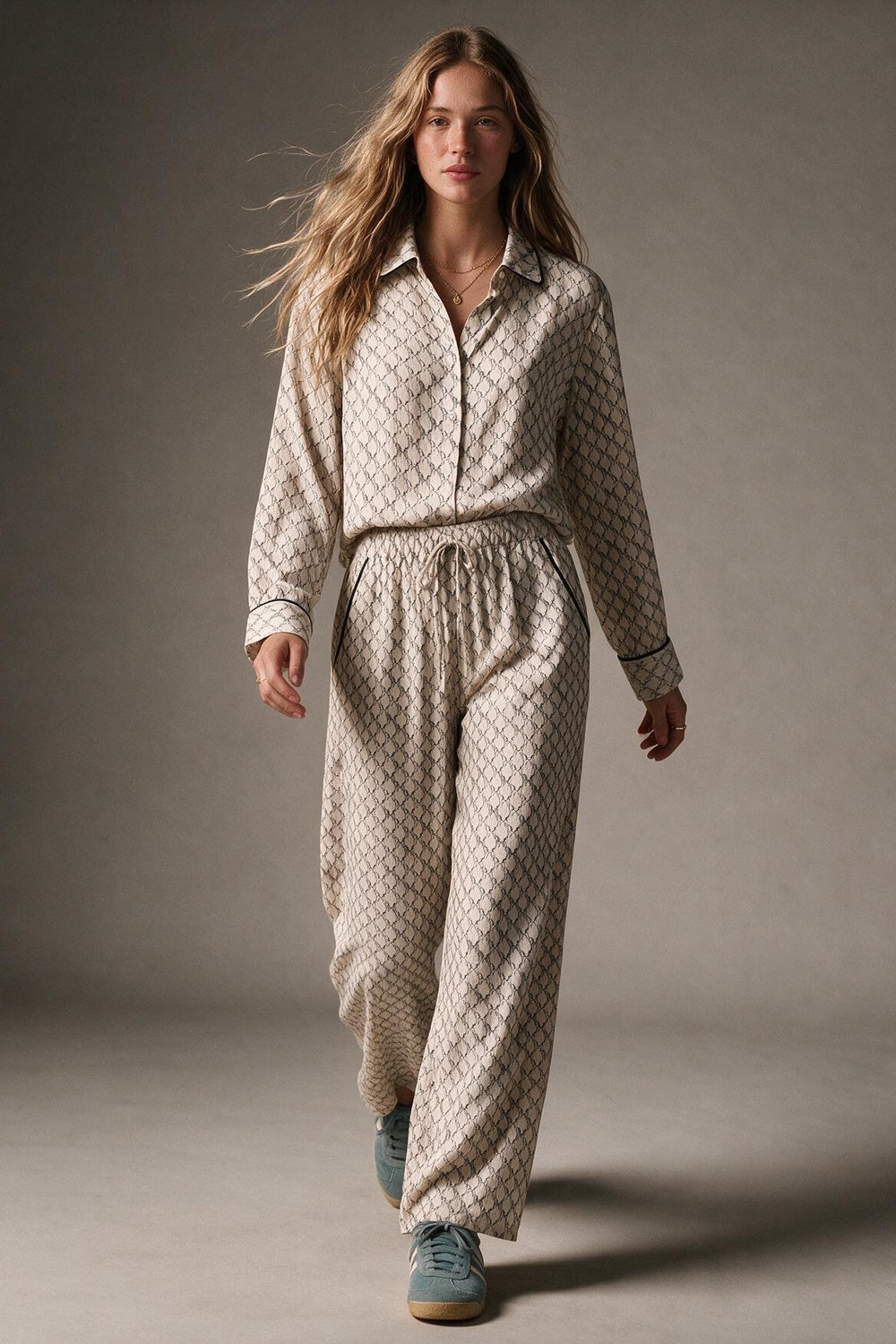 Cream horse Print Quilted Drawstring Wide Leg Pants
