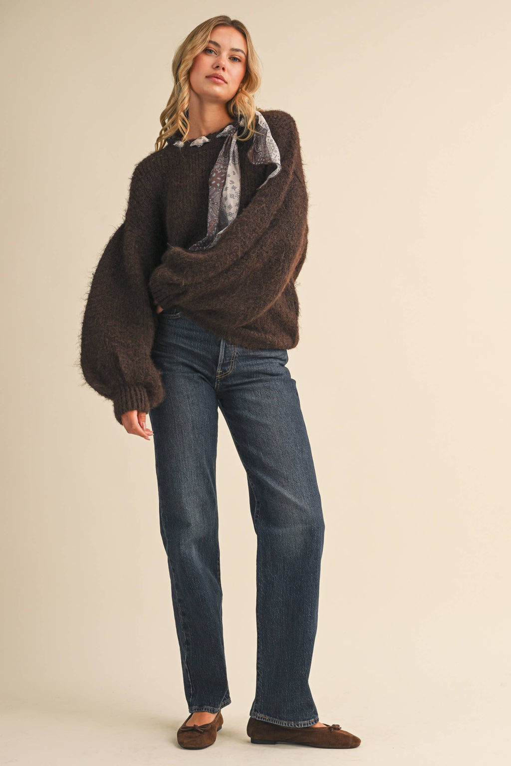 CREW NECK SATIN SCARF AROUND THE NECK PULLOVER SWEATER