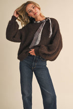 CREW NECK SATIN SCARF AROUND THE NECK PULLOVER SWEATER