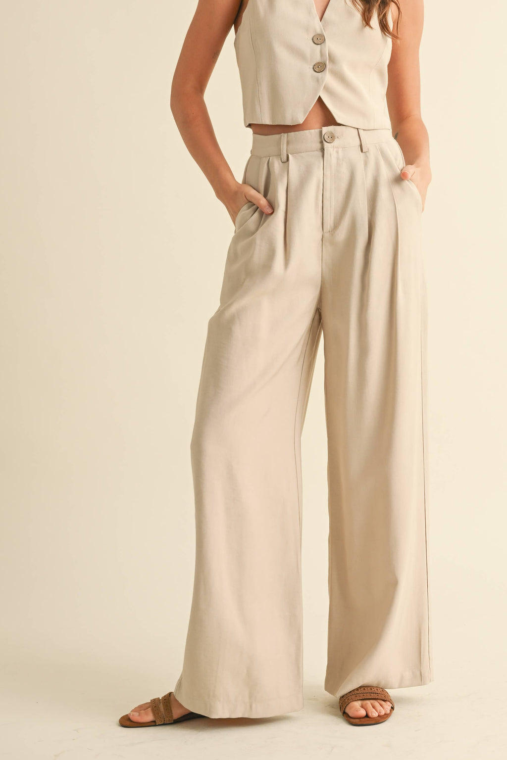 HIGHWAISTED WIDELEG TROUSERS