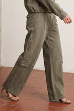 BRUSHED TWILL CARGO BARREL PANTS