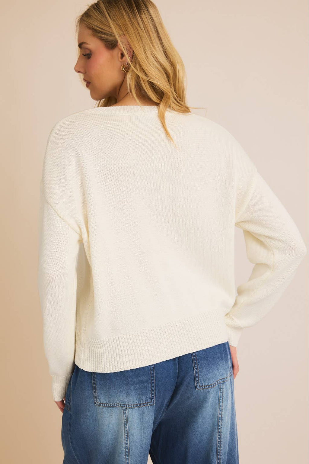 ROUND NECK LONG SLEEVE "APRES BEACH" LIGHT WEIGHT SWEATER