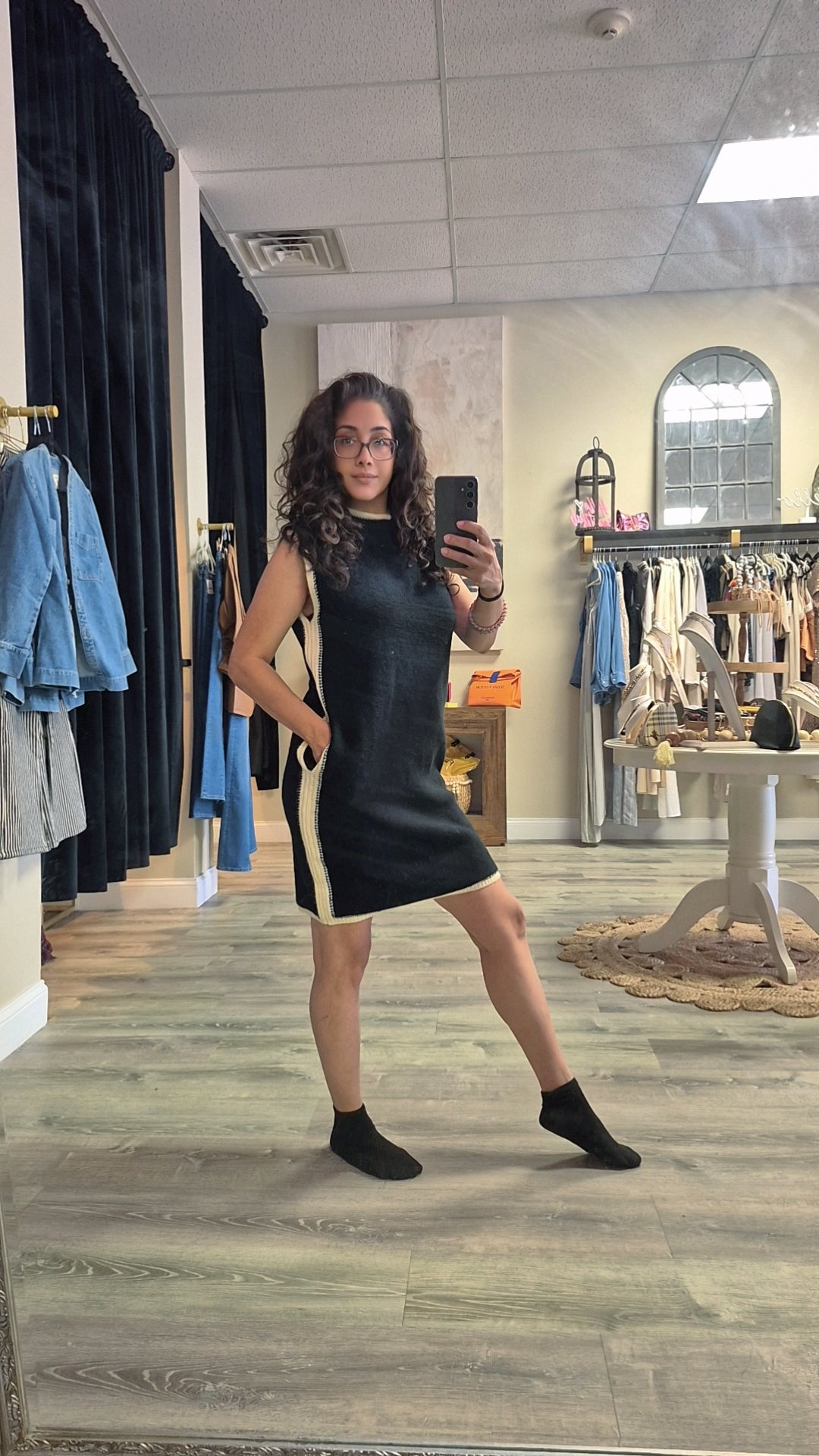 Black/Cream NYC Dress with pockets